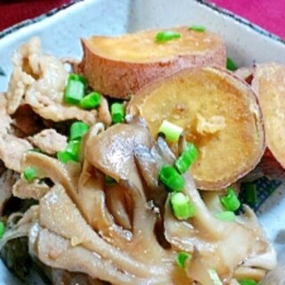 ご飯にぴったり！揚げさつま芋と舞茸、豚肉の煮物